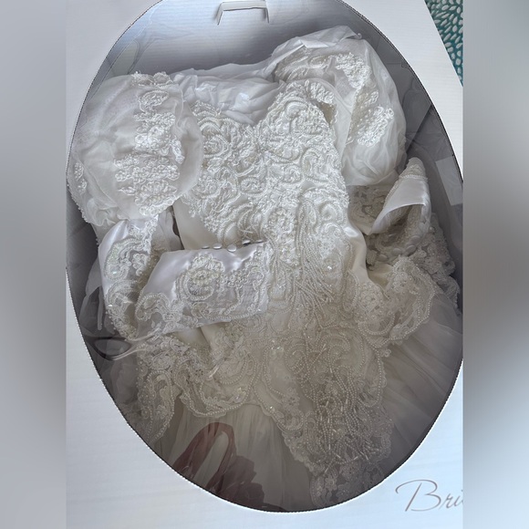 HANDMADE SILK WEDDING DRESS CATHEDRAL TRAIN - Picture 10 of 14